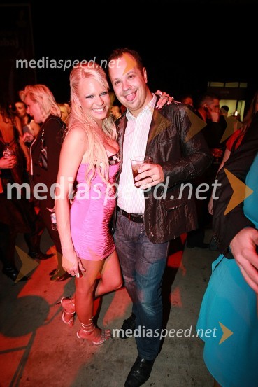 Urška Čepin, voditeljica na TV Paprika in Mark Žitnik, TV PaprikaViktorji 2007, rdeča preproga, zakulisje, after party