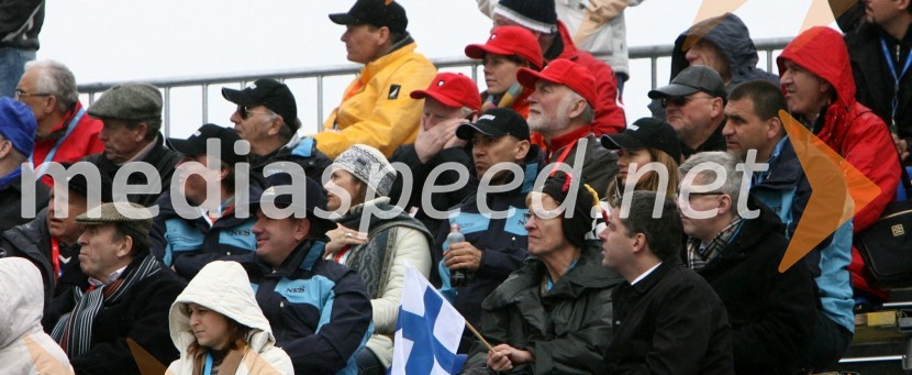 Janez Kocijančič, predsednik Olimpijskega komiteja Slovenije, Milan Zver, Miniter za šolstvo in šport, Andrej Vizjak, minister za gospodarstvo, Janez Janša, Predsednik vlade RS s spremljevako Urško Bačovnik in Jure Žerjav, župan občine Kranjska GoraFinale Svetovnega pokala v smučarskih skokih v Planici, NEDELJA