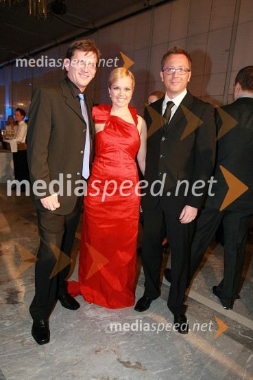 Stane Cencelj, direktor Radia HIT, Špela Močnik, moderatorka na Radiu Hit in Robert Pečnik - Pečo, moderator na Radiu HitViktorji 2007, rdeča preproga, zakulisje, after party