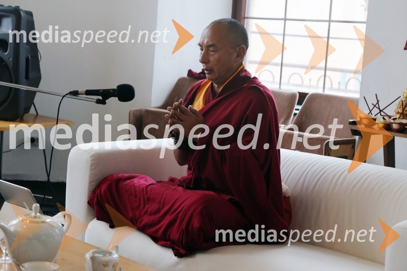  Geshe Lobsang Soepa, tibetanski menihIzdelovanje peščene mandale