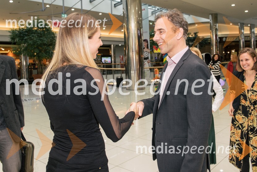  Ana Bucik Jogan, smučarka (Slovenija);  Goran  Kodelja,  generalni direktor podjetja Lisca Ana Bucik, nova ambasadorka znamke Lisca