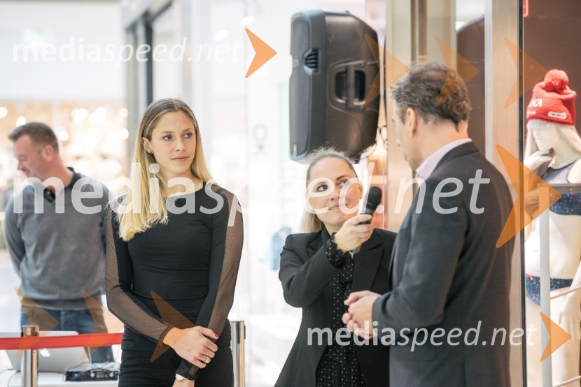  Ana Bucik Jogan, smučarka ;  Barbara Pungerčič Puntar, vodja marketinga v podjetju Lisca;  Goran  Kodelja,  generalni direktor podjetja Lisca Ana Bucik, nova ambasadorka znamke Lisca