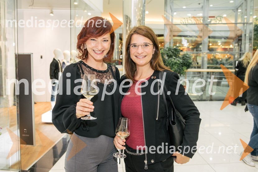 Tanja Kraševec, Lisca;  Urška Čopar, vodja prodaje za Slovenijo, LiscaAna Bucik, nova ambasadorka znamke Lisca
