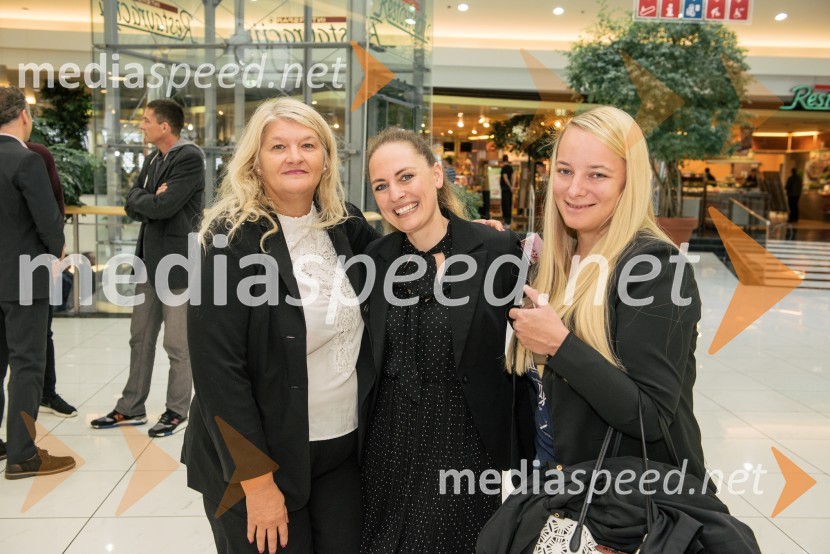  Carmen Leban, novinarka;  Barbara Pungerčič Puntar, vodja marketinga v podjetju Lisca;  ... Ana Bucik, nova ambasadorka znamke Lisca