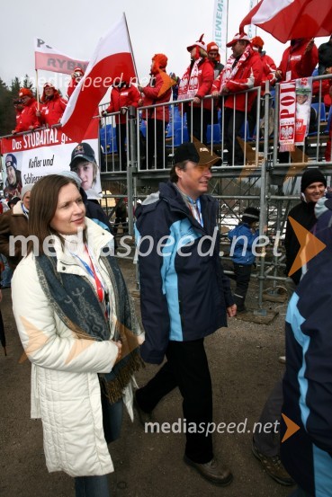 Dr. Milan Zver, minister za šolstvo in šport s spremljevalko Andrejo ValičFinale Svetovnega pokala v smučarskih skokih v Planici, NEDELJA