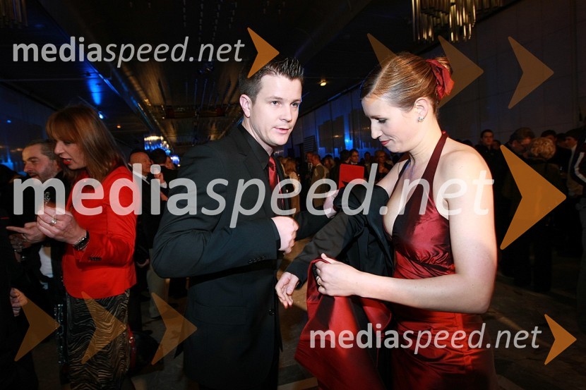 Boštjan Romih, TV voditelj z ženo LaroViktorji 2007, rdeča preproga, zakulisje, after party