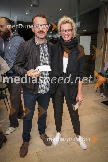  Jože Robežnik, igralec;  Ajda Smrekar, igralkaTvoj bodoči bivši mož, komedija Vida Valiča