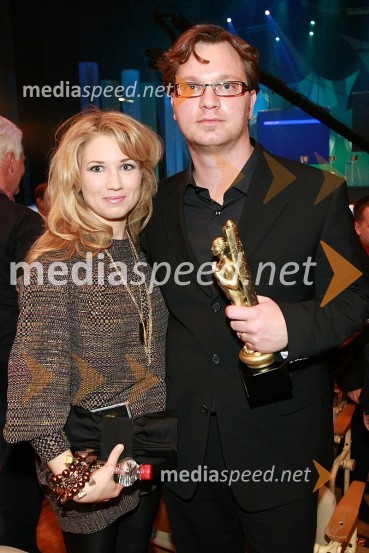 Jurij Zrnec, voditelj oddaje As ti tud not padu z ženo Sabino Kogovšek, igralkoViktorji 2007, rdeča preproga, zakulisje, after party