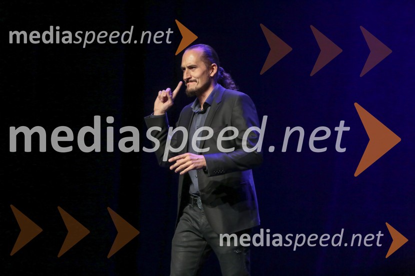  Vid  Valič, stand-up komik, voditeljTvoj bodoči bivši mož, komedija Vida Valiča