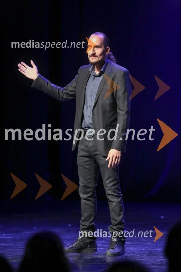  Vid  Valič, stand-up komik, voditeljTvoj bodoči bivši mož, komedija Vida Valiča