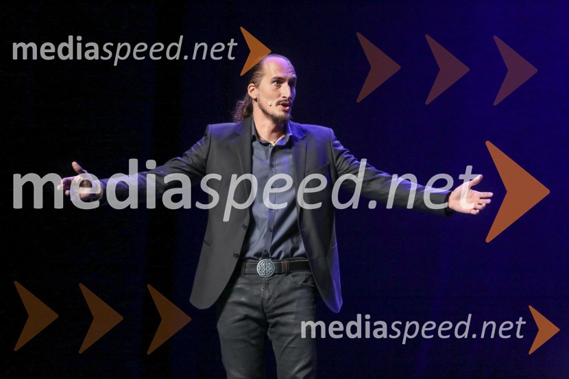  Vid  Valič, stand-up komik, voditeljTvoj bodoči bivši mož, komedija Vida Valiča