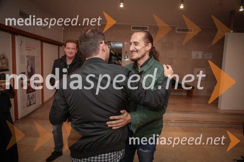  Vid  Valič, stand-up komik, voditeljTvoj bodoči bivši mož, komedija Vida Valiča