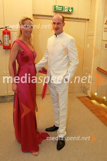 Janja Zupan, Miss Slovenije 1994 in njen mož Igor GajičViktorji 2007, rdeča preproga, zakulisje, after party
