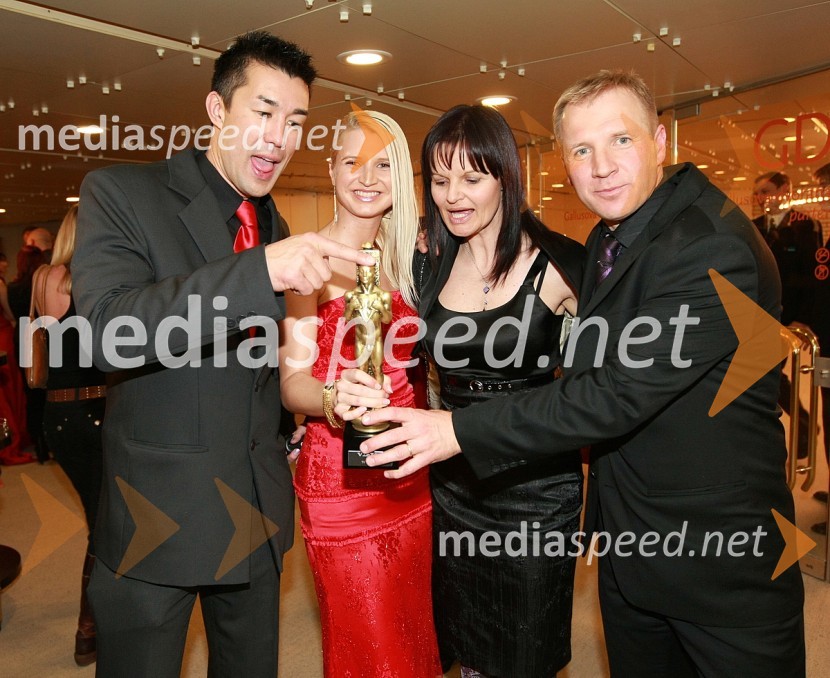 Tokuhisha in Ana Bešter, voditelja oddaje Avantura, Nataša in Dino BešterViktorji 2007, rdeča preproga, zakulisje, after party