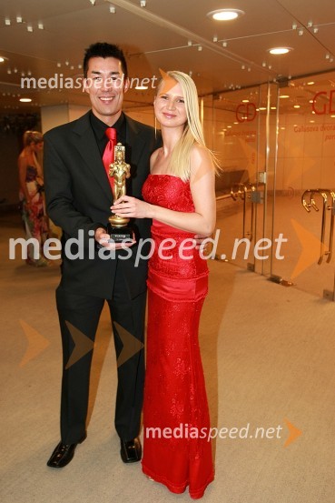 Taiji Tokuhisha in Ana Bešter, voditelja oddaje AvanturaViktorji 2007, rdeča preproga, zakulisje, after party