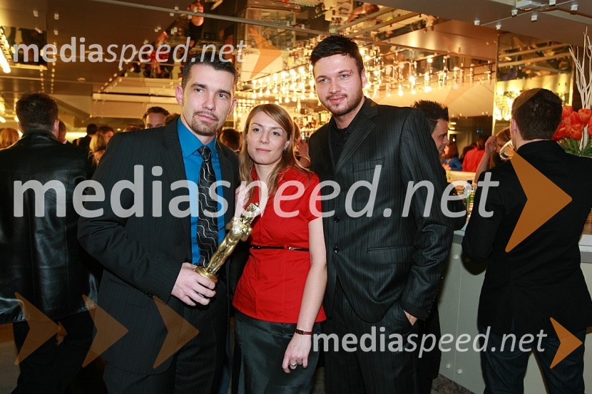 Ekipa radia Aktual: Matej Špehar - Racman, Janja Novoselc in Robert RoškarViktorji 2007, rdeča preproga, zakulisje, after party
