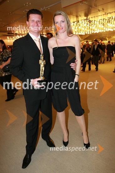 Marko Kolbl, lastnik Radia Center z ženo AnitoViktorji 2007, rdeča preproga, zakulisje, after party