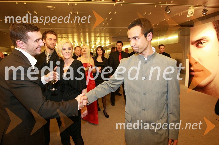 Marko Potrč, voditelja oddaje Svet na Kanalu A in Akira Hasegawa, TV voditeljViktorji 2007, rdeča preproga, zakulisje, after party