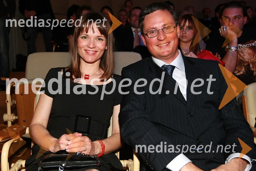 Marko Jaklič, predsednik uprave Vzajemne zdravstvene zavarovalnice z ženoViktorji 2007, rdeča preproga, zakulisje, after party