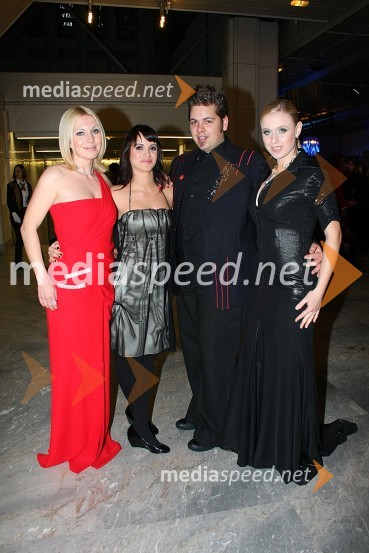Ekipa Pop in na Pop TV: Urška Pirš, Polona Jambrek, Nejc Simšič in Andreja Virk ŽerdinViktorji 2007, rdeča preproga, zakulisje, after party