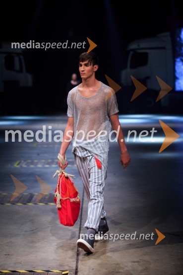 Kolekcija blagovne znamke Sofia NogardMercedes-Benz Fashion Week 2017, sobota