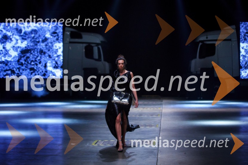 Kolekcija blagovne znamke Sofia NogardMercedes-Benz Fashion Week 2017, sobota