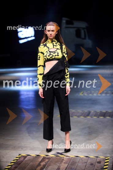 Kolekcija modne oblikovalke Sari Valenci for AndražMercedes-Benz Fashion Week 2017, sobota