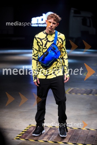 Kolekcija modne oblikovalke Sari Valenci for AndražMercedes-Benz Fashion Week 2017, sobota