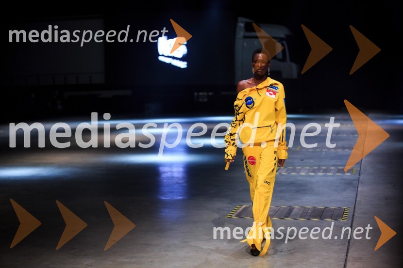 Kolekcija modne oblikovalke Sari Valenci for AndražMercedes-Benz Fashion Week 2017, sobota