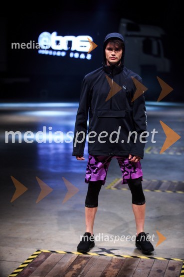 Kolekcija modne oblikovalke Sari Valenci for AndražMercedes-Benz Fashion Week 2017, sobota