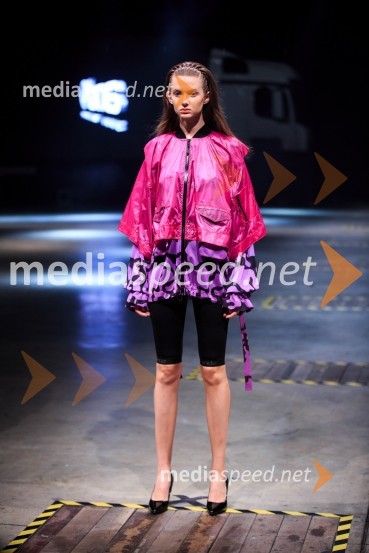 Kolekcija modne oblikovalke Sari Valenci for AndražMercedes-Benz Fashion Week 2017, sobota