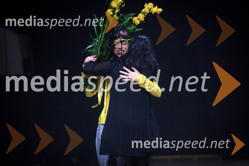  Sari Valenci, modna oblikovalka;  ... Mercedes-Benz Fashion Week 2017, sobota