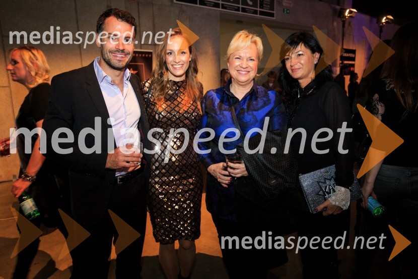  David Urankar, televizijski voditelj, maneken;  Ajda Rotar Urankar;  Sabrina Pečelin, vodja odnosov z javnostmi pri Porsche Slovenija d.o.o.;  ... Mercedes-Benz Fashion Week 2017, sobota