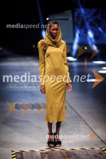 Kolekcija modne oblikovalke Tanje ZornMercedes-Benz Fashion Week 2017, sobota