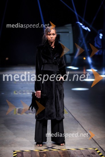 Kolekcija modne oblikovalke Tanje ZornMercedes-Benz Fashion Week 2017, sobota