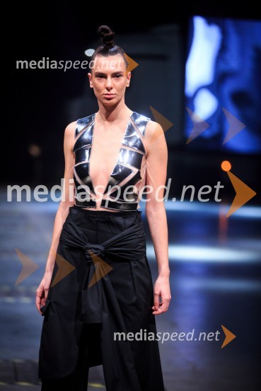 Kolekcija blagovne znamke SusnyaraMercedes-Benz Fashion Week 2017, sobota