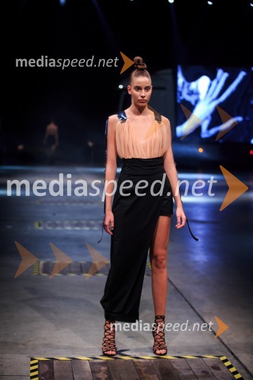 Kolekcija blagovne znamke SusnyaraMercedes-Benz Fashion Week 2017, sobota