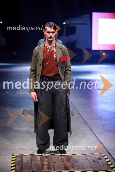 Kolekcija blagovne znamke D'AlpaosMercedes-Benz Fashion Week 2017, sobota