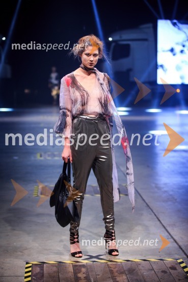 Kolekcija blagovne znamke Arnoldo][BattoisMercedes-Benz Fashion Week 2017, sobota