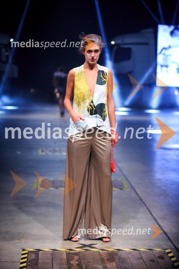 Kolekcija blagovne znamke Arnoldo][BattoisMercedes-Benz Fashion Week 2017, sobota