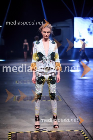 Kolekcija blagovne znamke Arnoldo][BattoisMercedes-Benz Fashion Week 2017, sobota