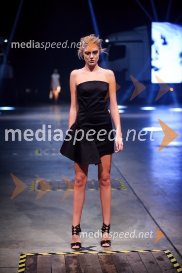 Kolekcija blagovne znamke Arnoldo][BattoisMercedes-Benz Fashion Week 2017, sobota