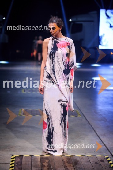 Kolekcija blagovne znamke Arnoldo][BattoisMercedes-Benz Fashion Week 2017, sobota