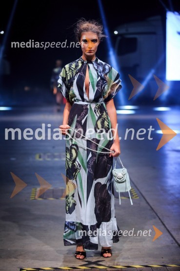 Kolekcija blagovne znamke Arnoldo][BattoisMercedes-Benz Fashion Week 2017, sobota