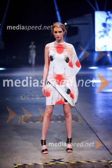 Kolekcija blagovne znamke Arnoldo][BattoisMercedes-Benz Fashion Week 2017, sobota