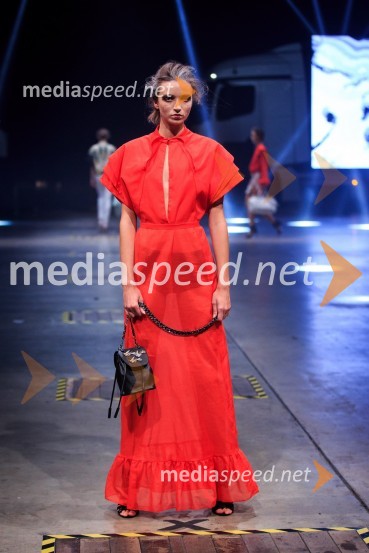 Kolekcija blagovne znamke Arnoldo][BattoisMercedes-Benz Fashion Week 2017, sobota