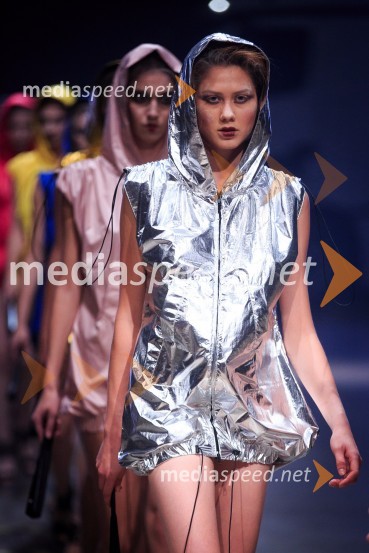 Kolekcija blagovne znamke Arnoldo][BattoisMercedes-Benz Fashion Week 2017, sobota