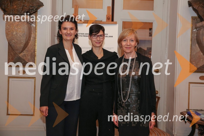  Ema Peruš, vodja abonmajev SNG Drama Ljubljana;  Špela  Zorn, vodja programa v SNG Drama;  Darja Dominkuš, dramaturginja SNG Drama LjubljanaZid, jezero, premiera predstave