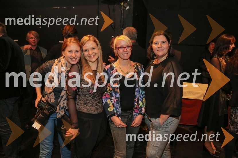  Katja Kodba, fotografinja;  Alma Rahne, novinarka 24ur.com in POP TV;  ... ;  Teja Pelko, novinarka, Svet24Zid, jezero, premiera predstave