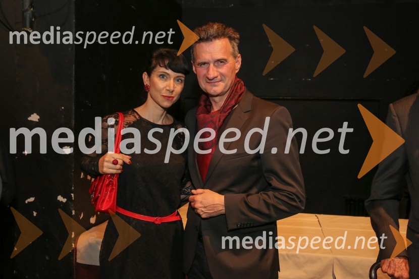 Dr. Jerca Legan Cvikl, podpredsednica SILA-IWCL in predsednica odbora SILA GALA;  Milan Martin Cvikl, evropski funkcionarZid, jezero, premiera predstave